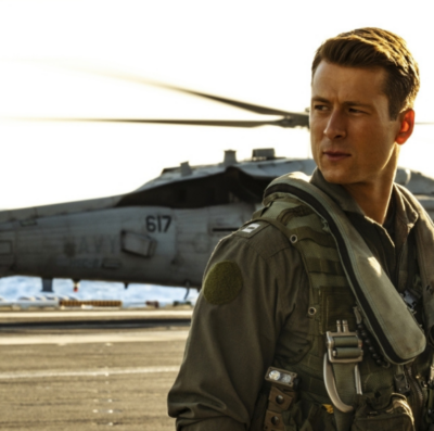 Glen Powell em Top Gun Maverick (Foto Divulgação)