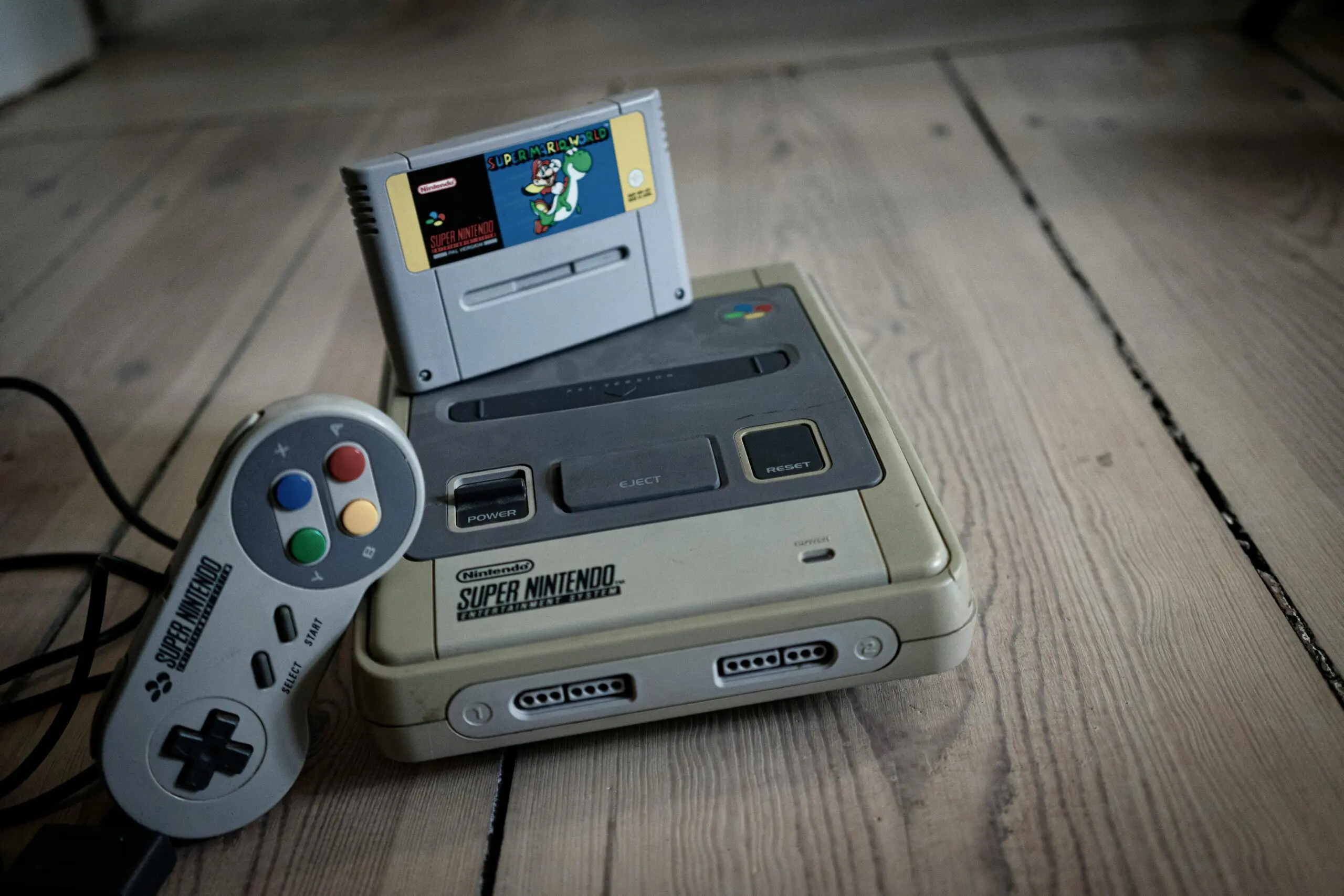 O Super Nintendo e outros vídeo games e jogos antigos fizeram a infância e adolescência de muita gente (Foto: Mateusz Dach Pexel)