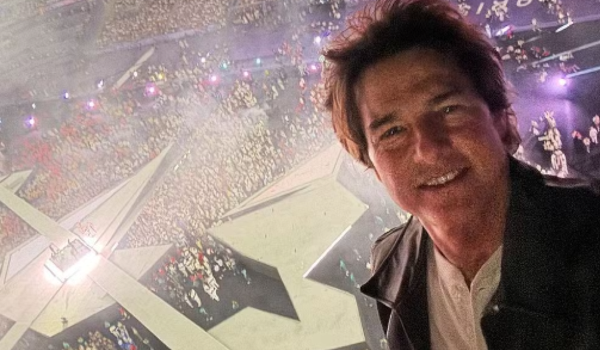 Tom Cruise desceu de rapel na cerimônia de encerramento dos Jogos Olímpicos de Paris 2024 (Foto: reprodução)