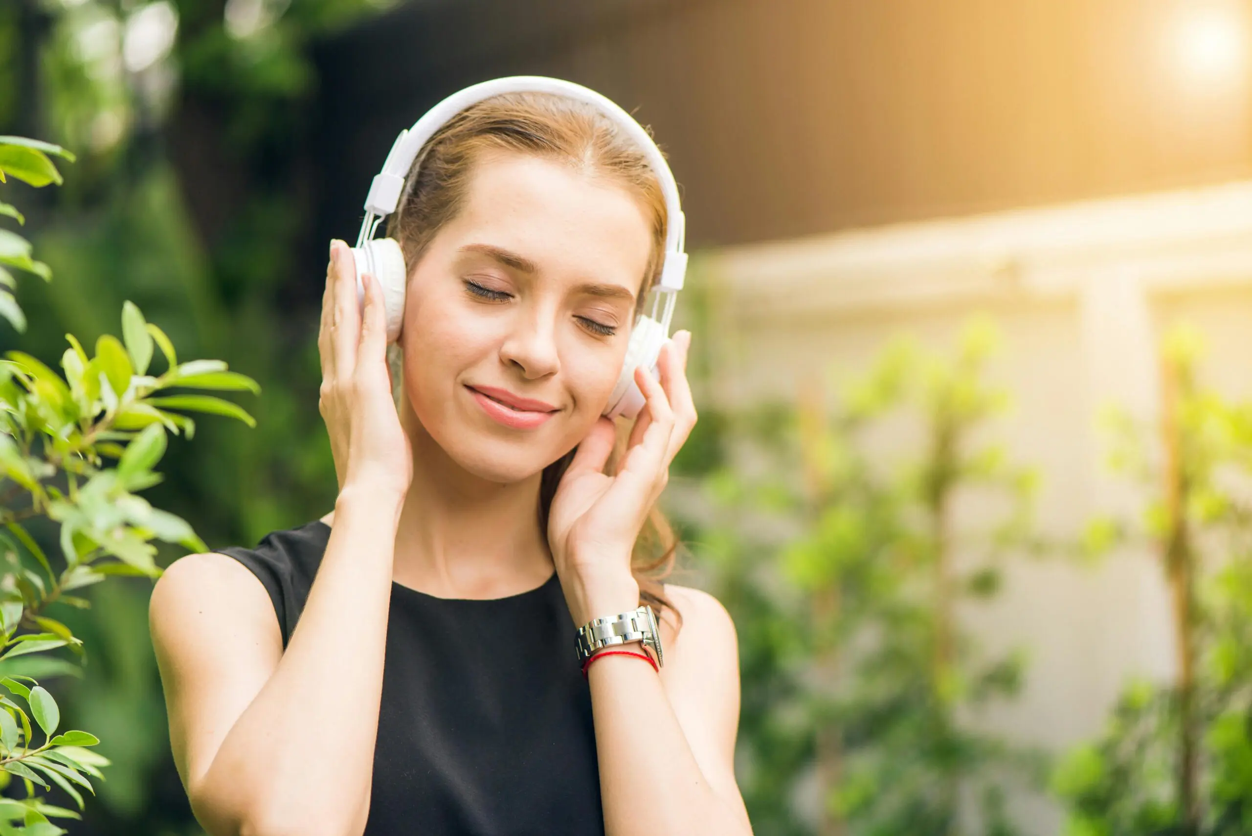 Especialista fala sobre riscos do uso de fones de ouvido (Foto: Pexelx)