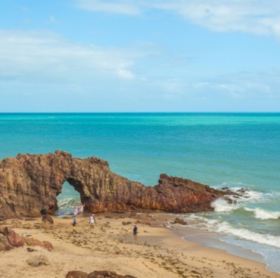 Pedra Furada, em Jericoacoara - CE (Foto: Embratur)