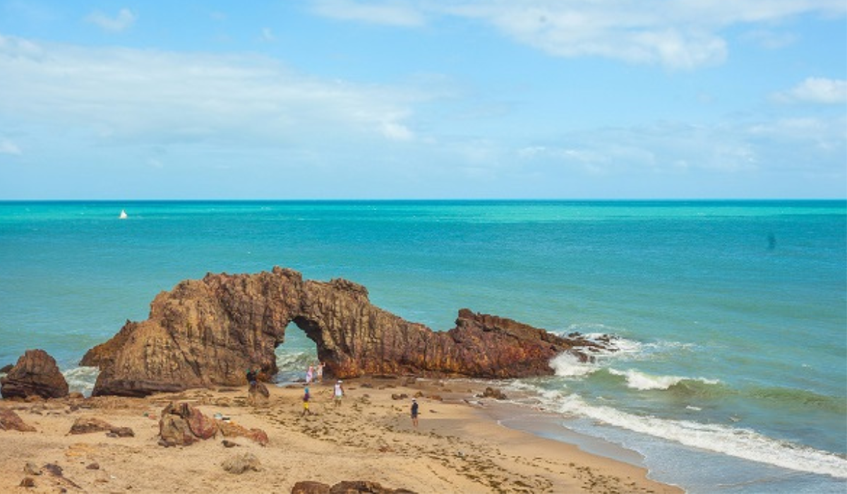 Pedra Furada, em Jericoacoara - CE (Foto: Embratur)