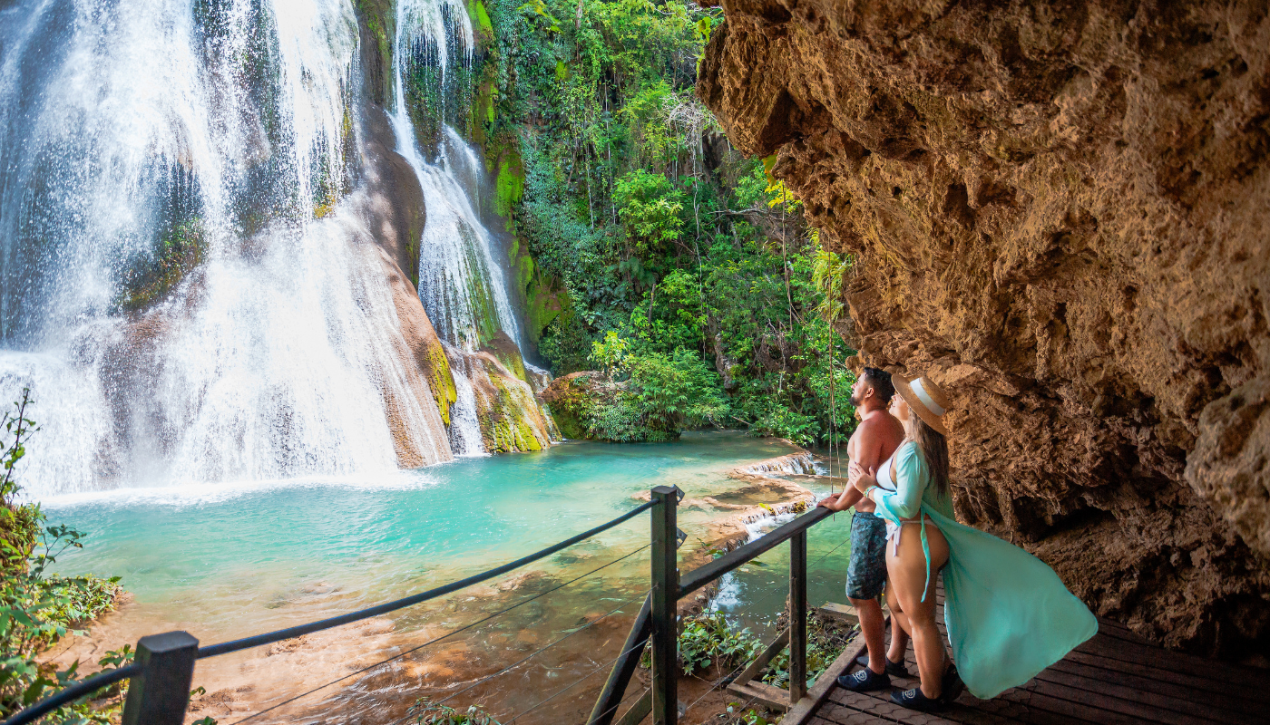 Bonito possui rios de águas cristalinas, cachoeiras impressionantes e grutas misteriosas (Foto: Divulgação)