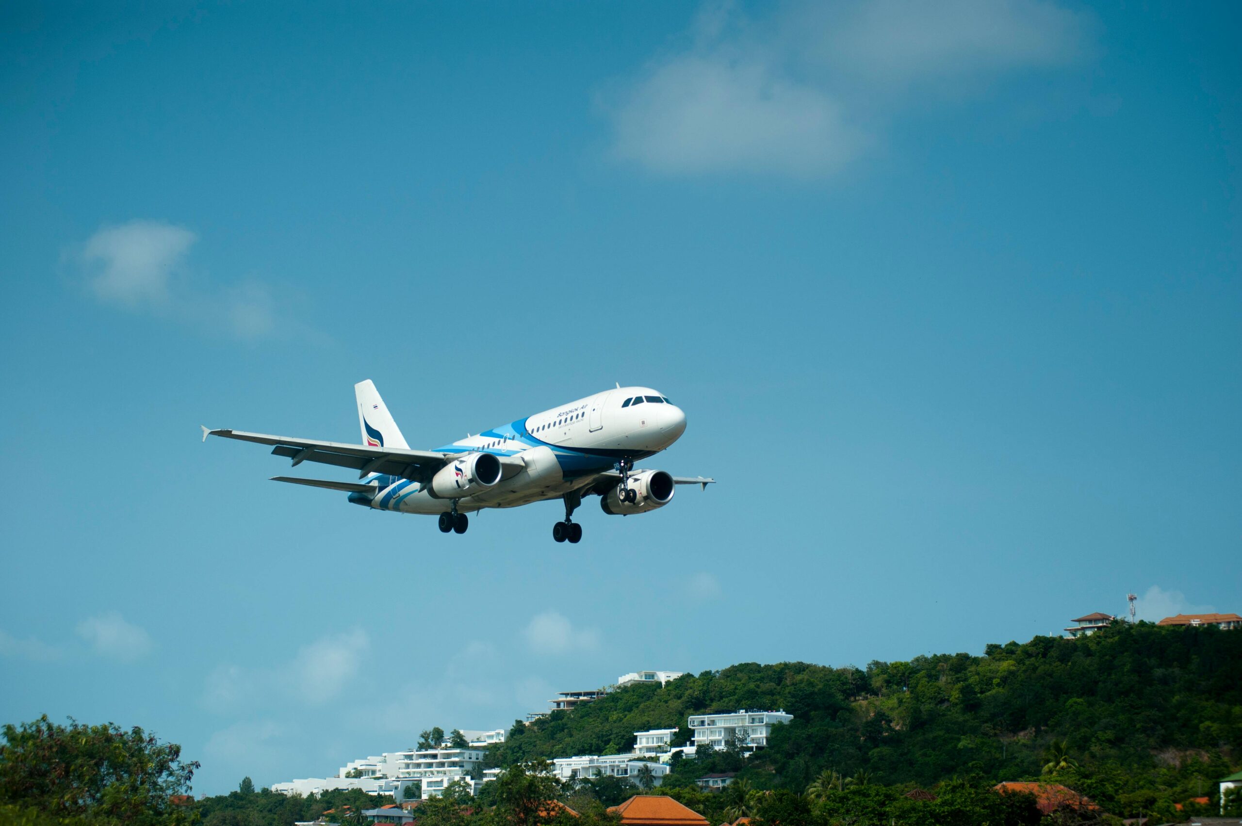 Programa Voa Brasil promete passagens aéreas com valores acessíveis (Foto: Pexels)