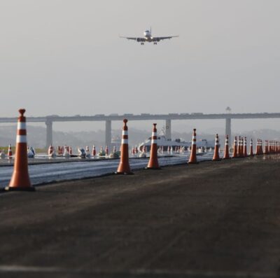 Tecnologia promete desaceleração e o freio de aeronaves no aeroporto Santos Dumont (Foto: Fernando Frazão / Agência Brasil)