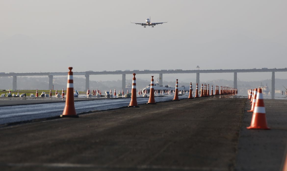 Tecnologia promete desaceleração e o freio de aeronaves no aeroporto Santos Dumont (Foto: Fernando Frazão / Agência Brasil)