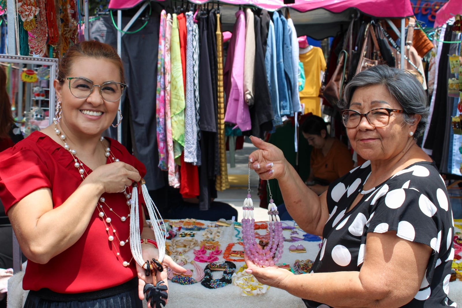 Cabide Rosa - Feira de Brechós será no Cepal do Jardim América, em Goiânia (Foto: divulgação)