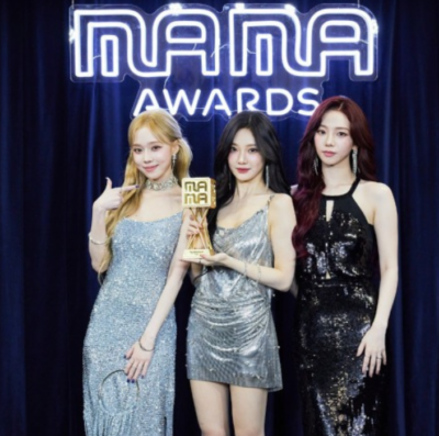 Grupo aespa durante MAMA Awards 2024 (Foto: Mnet/X)