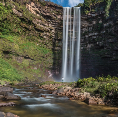 Baliza conta com cachoeiras gigantescas (Foto: Goiás Turismo)