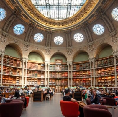 Biblioteca Nacional da França - Destinos para viagem literária (Foto: Hurb)