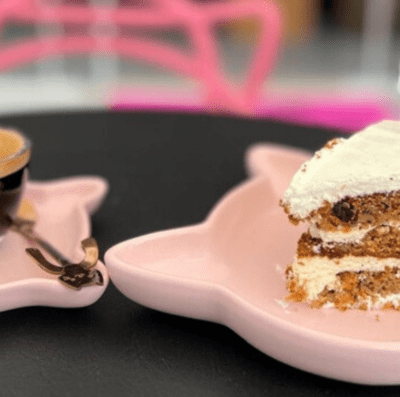 As louças e apresentações dos alimentos do Café Cat são inspiradas nos felinos (Foto: Divulgação)