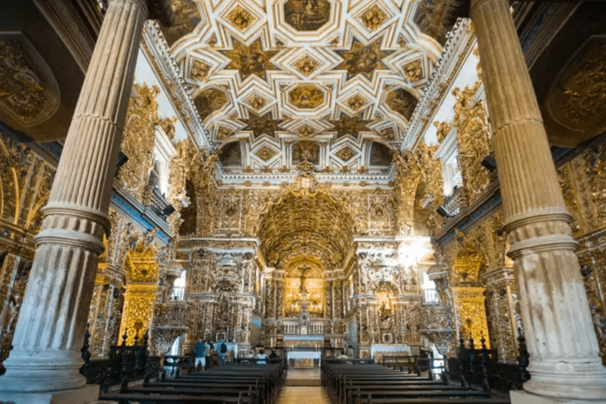 Igreja São Francisco de Assis antes do desabamento do teto (Foto: MTur)