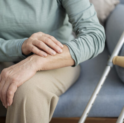 Ansiedade pode antecipar e agravar sintomas do Parkinson, alertam especialistas (Foto: Freepik)