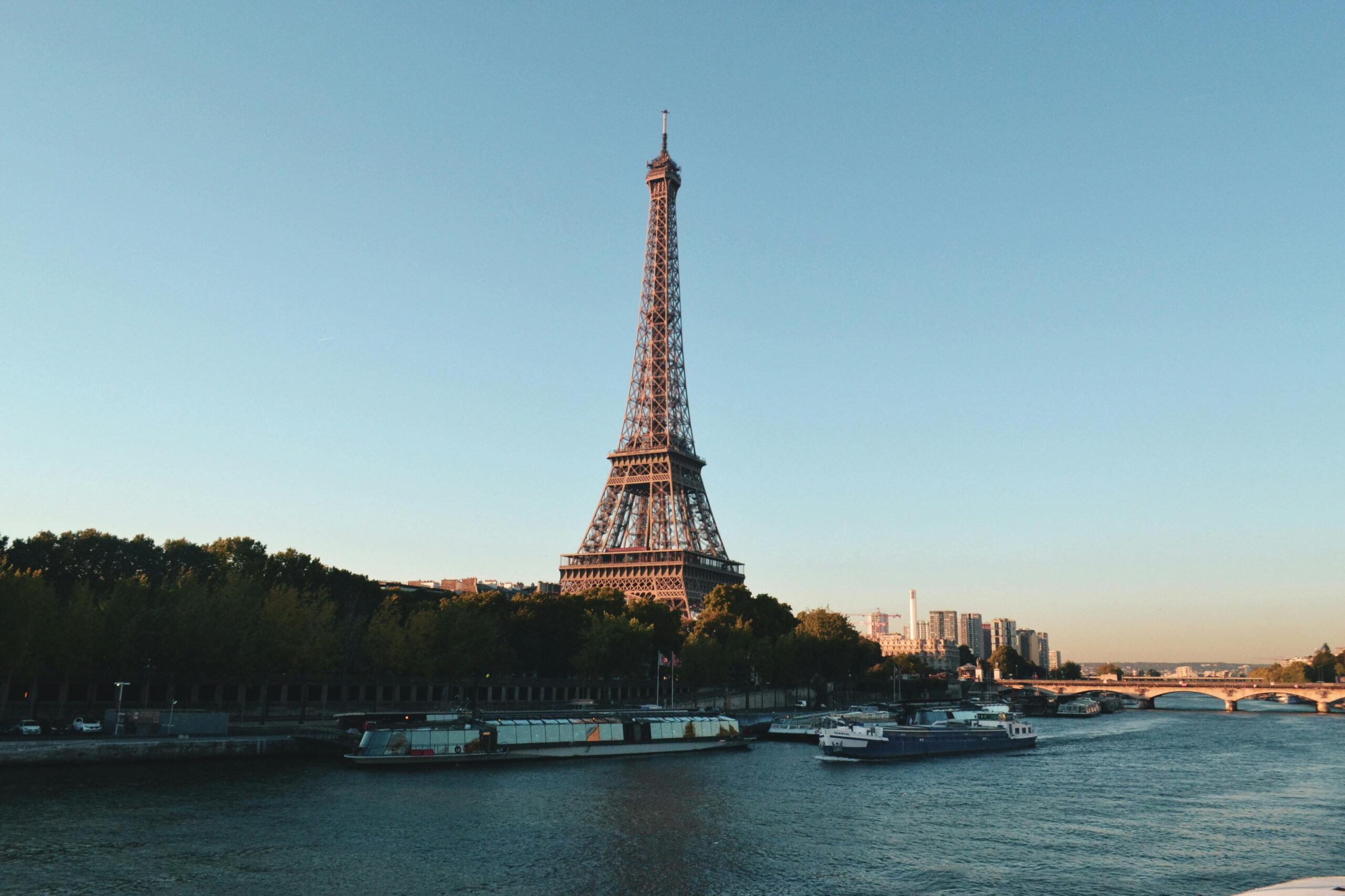 França está entre os países mais buscados por Brasileiros (Foto: Pexels)
