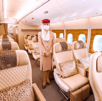 'Melhor Companhia Aérea do Mundo' - imagem da classe econômica (Foto: Emirates )