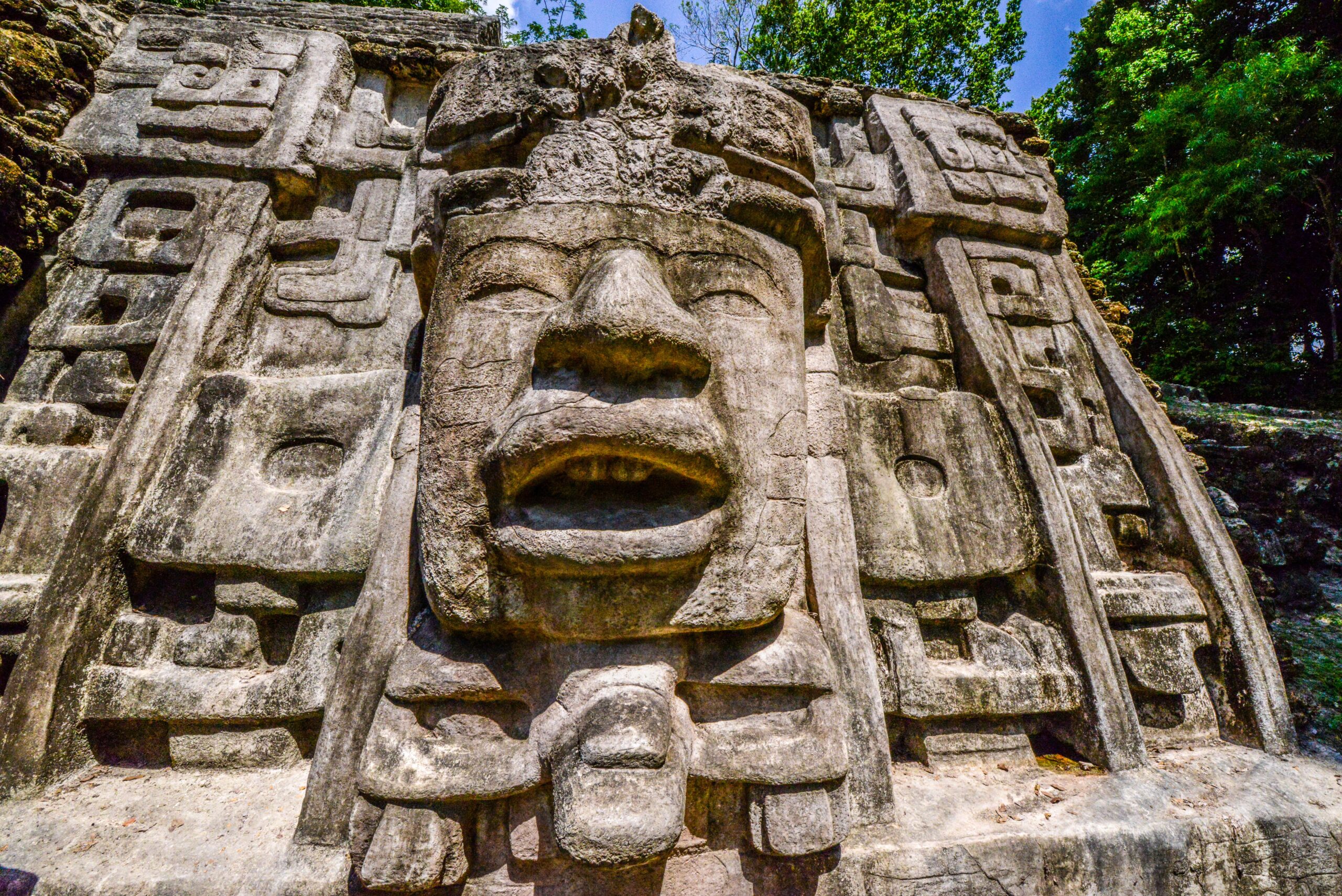 Belize encanta turistas com histórias milenares e arqueologia - Lamanai (Foto Belize Tourism Board)