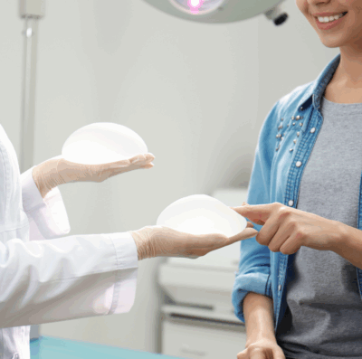 Veja como a tecnologia elevam a experiência na cirurgia de prótese de mama (Foto: Canva)