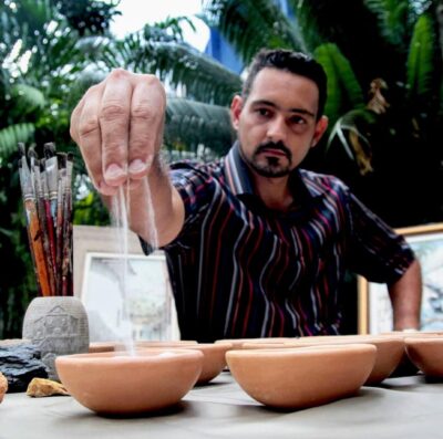 Exposição do artista plástico Auriovane D'Ávila vai até o dia 30 de julho (Foto: Divulgação)